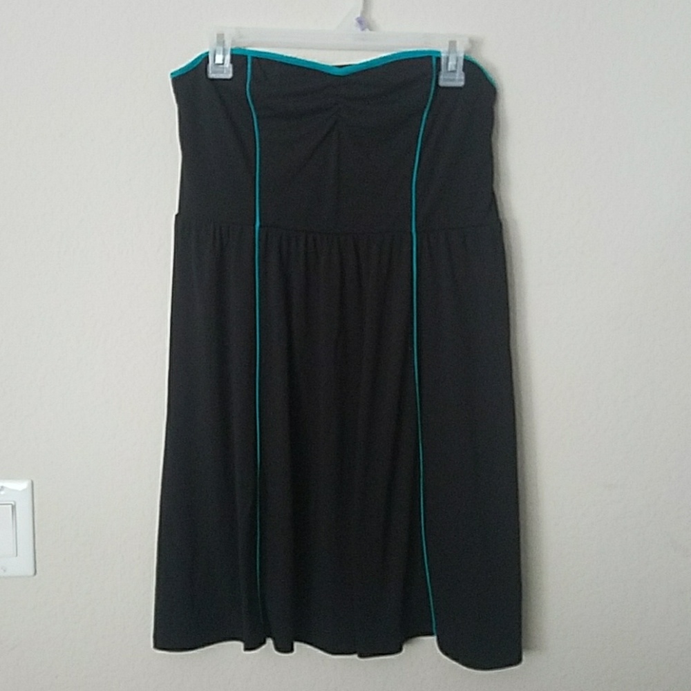 Strapless dress with turquoise trim